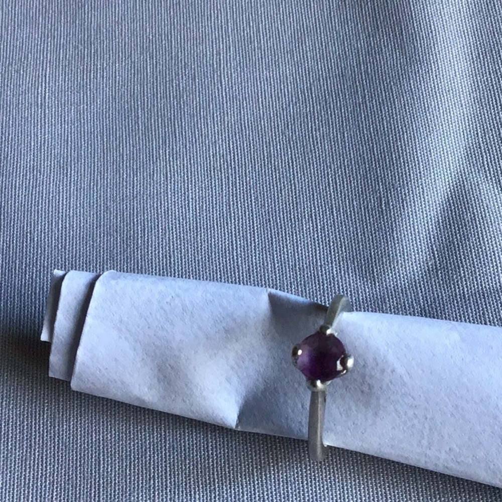 Ladies’ ring